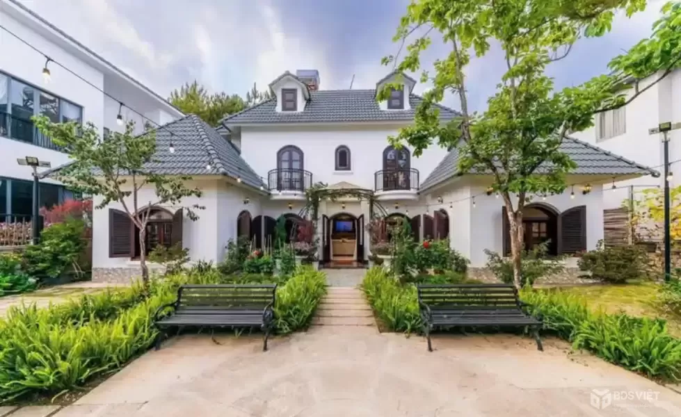 CHO THUÊ VILLA SÂN VƯỜN 4 PHÒNG NGỦ KDL NAM HỒ PHƯỜNG 11 TP ĐÀ LẠT 30TR/THÁNG