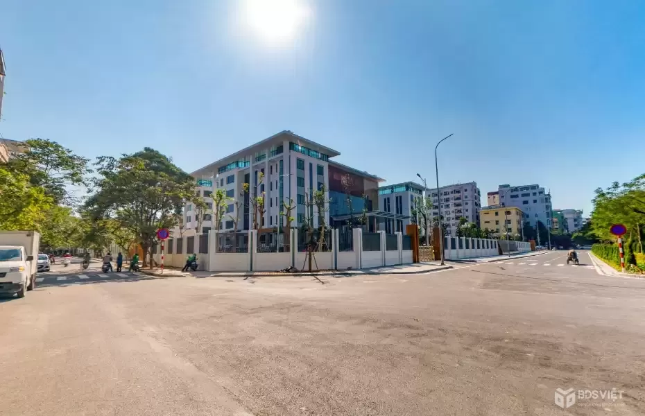 MẶT PHỐ TRẦN QUANG DIỆU –GẦN HỒ HOÀNG CẦU – THỬA ĐẤT VUÔNG VẮN – TIỀM NĂNG XÂY TÒA BUILDING