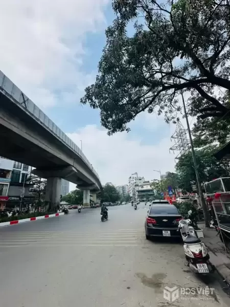SIÊU PHẨM MẶT PHỐ HÀO NAM – VỈA HÈ 7M – THANG MÁY – THÔNG SÀN – KINH DOANH THƯỢNG THỪA