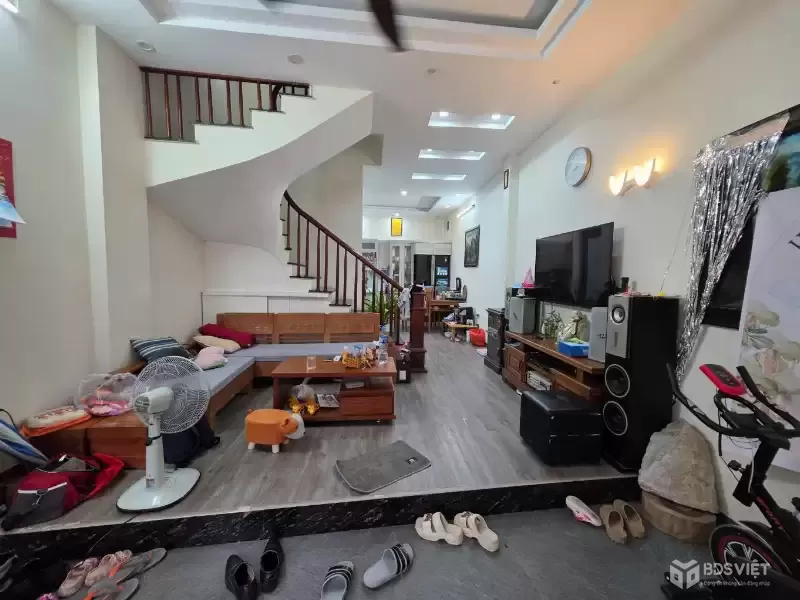 Thông số hoa hậu 44m x 4 Tầng, Mặt tiền 4,3m Ngọc Thụy Long Biên - 5,3 tỷ bán gấp