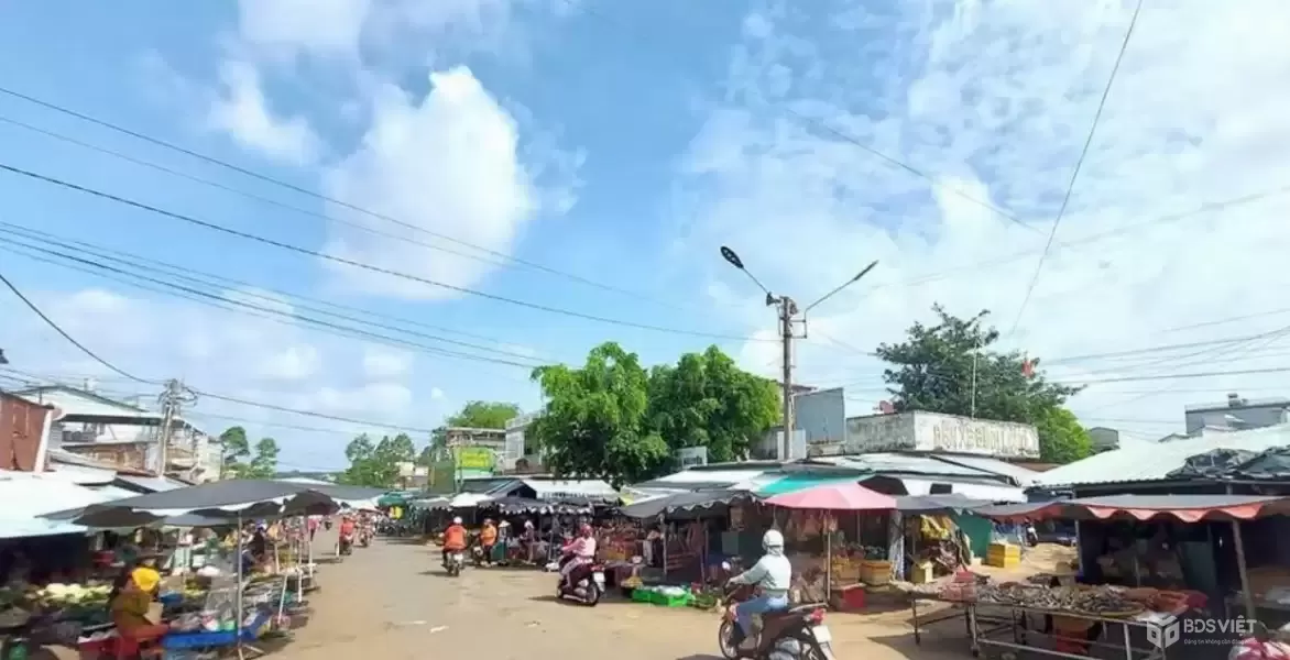 NỢ NGÂN HÀNG BÁN GẤP 408M2 ĐẤT T.CƯ KẾ BÊN KCN DÂN CƯ ĐÔNG. GIÁ 190TR/SỔ