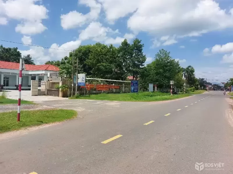 NỢ TIỀN BÁN GẤP 1.008M2 ĐẤT GẦN NHÀ MÁY ĐANG H.ĐỘNG XÂY TRỌ CHO THUÊ LIỀN. GIÁ 190TR 
