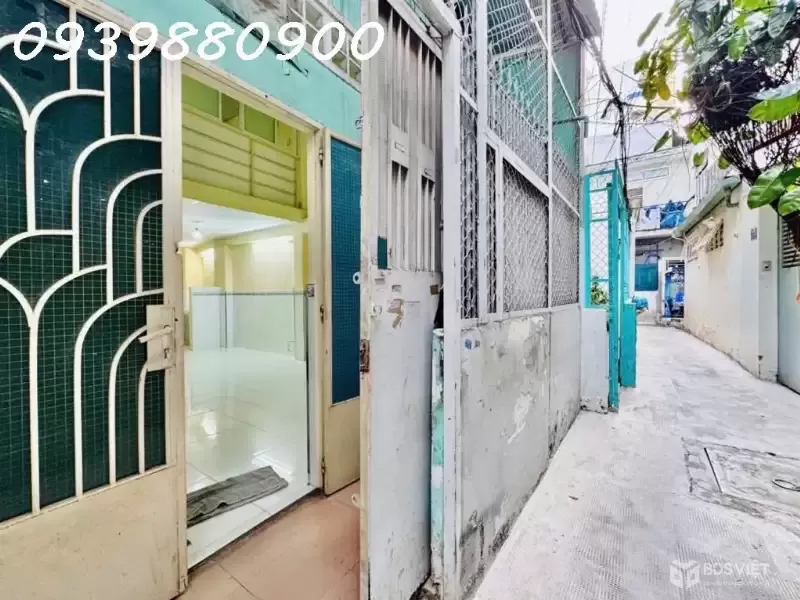 Ngay ngã tư Huỳnh Văn Bánh, nhà 3 tầng - 52m2 - 6,4Tỷ TL.