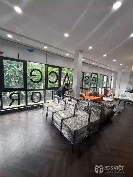 LÔ GÓC 3 MẶT THOÁNG – NGUYỄN NGỌC VŨ– MẶT TIỀN KHỦNG 13.2M – DOANH THU 1.4 TỶ