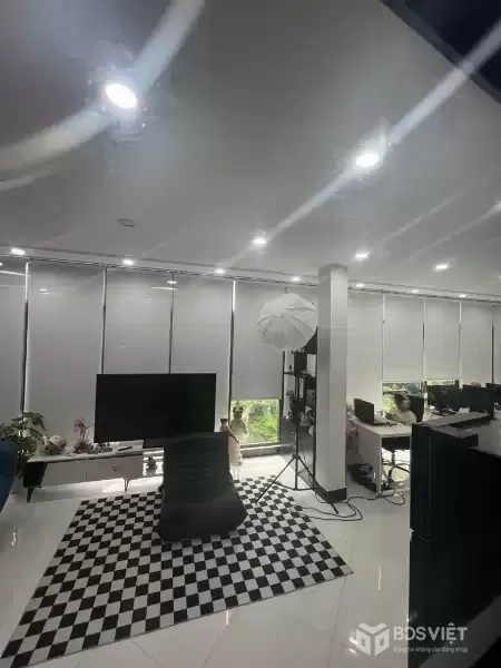 LÔ GÓC 3 MẶT THOÁNG – NGUYỄN NGỌC VŨ– MẶT TIỀN KHỦNG 13.2M – DOANH THU 1.4 TỶ
