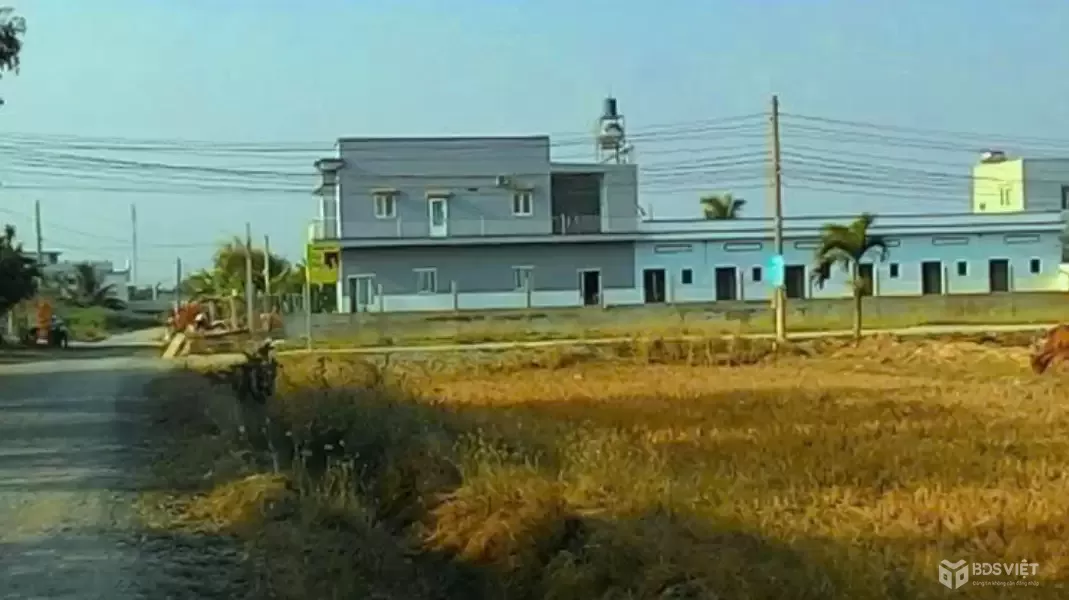 BÁN GẤP 1.250M2 SÁT BÊN CHỢ, TRƯỜNG HỌC ĐƯỜNG THÔNG VÀO KCN ĐÔNG DÂN. GIÁ 190TR