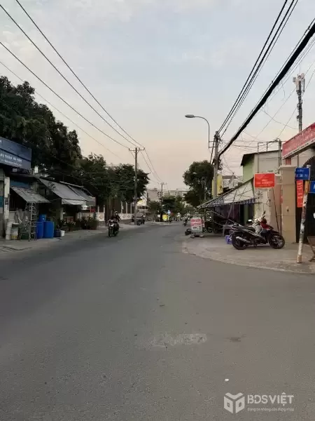 GẦN KINGKOI Q9, LÊ VĂN VIỆT ĐANG BÁN LÔ ĐẤT 3,xTỶ