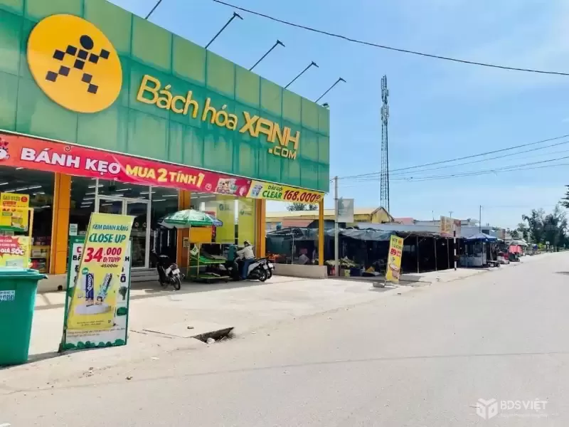 KẸT TIỀN KD, BÁN NHANH 202M2 ĐẤT THỔ CƯ GẦN QL13 SÁT CHỢ DÂN ĐÔNG. GIÁ 160 TRIỆU SỔ RIÊNG