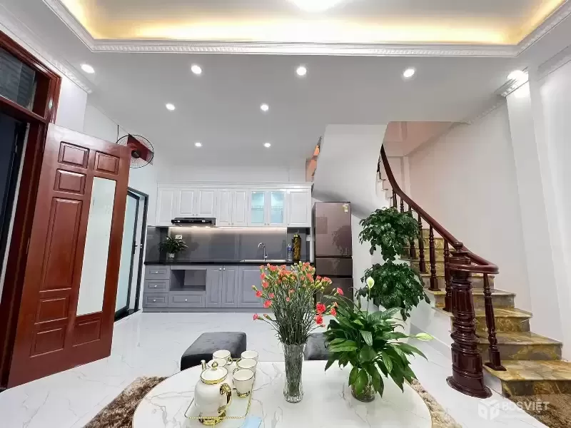 Bán căn nhà cuối cùng tại Bồ Đề, 38 m x4 tầng, 2 mặt thoáng, Giá 5.35 tỷ chủ thiện chí