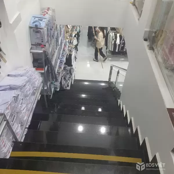 CHO THUÊ NHÀ NGUYÊN CĂN MẶT TIỀN NGUYỄN ĐÌNH CHIỂU P9 ĐÀ LẠT - 500M2