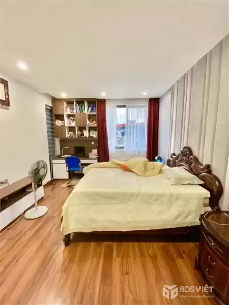 LÔ GÓC HOÀNG CẦU – THANG MÁY – NỘI THẤT CAO CẤP