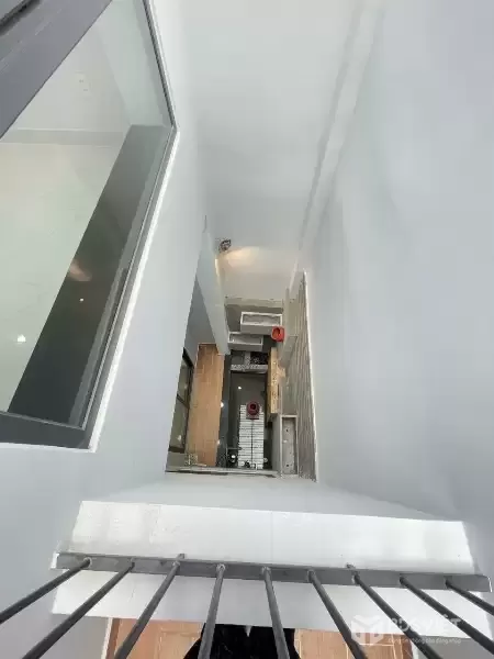 Bán nhà riêng DT 100m2 - Hẻm xe tải 8m Đường Trịnh Đình Trọng, Tân Phú