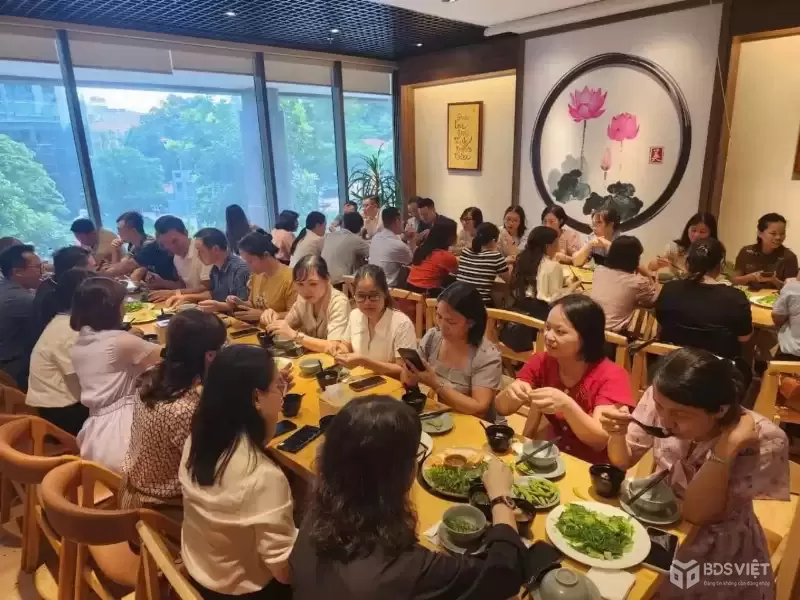 SHOPHOUSE CHÂN ĐẾ – MẶT PHỐ LÊ VĂN LƯƠNG – DOANH THU 1,8TỶ/THÁNG – 79 tỷ