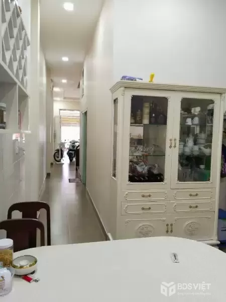 Bán nhà DT 94m2 - Mặt Tiền Đường Nguyễn Văn Tố, Quận Tân Phú