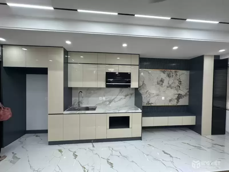 LÔ GÓC TRẦN DUY HƯNG – MẶT TIỀN 5M – 6 TẦNG THANG MÁY – GARA OTO