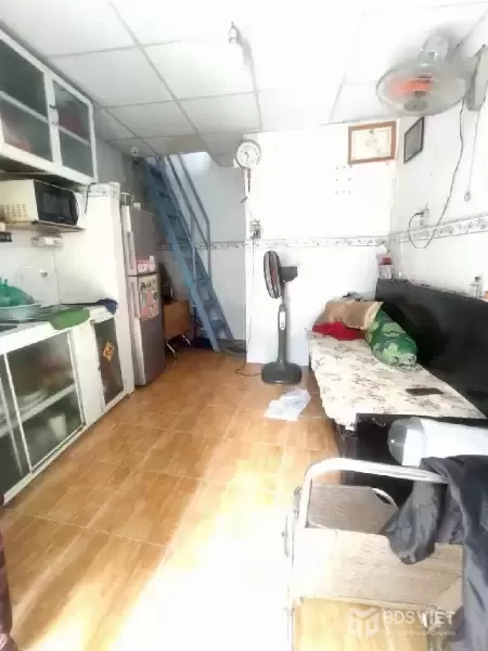 Bán nhà mặt tiền đường, giáp Bình Long, Tân Phú – 3 tầng, chỉ hơn 1 tỷ.