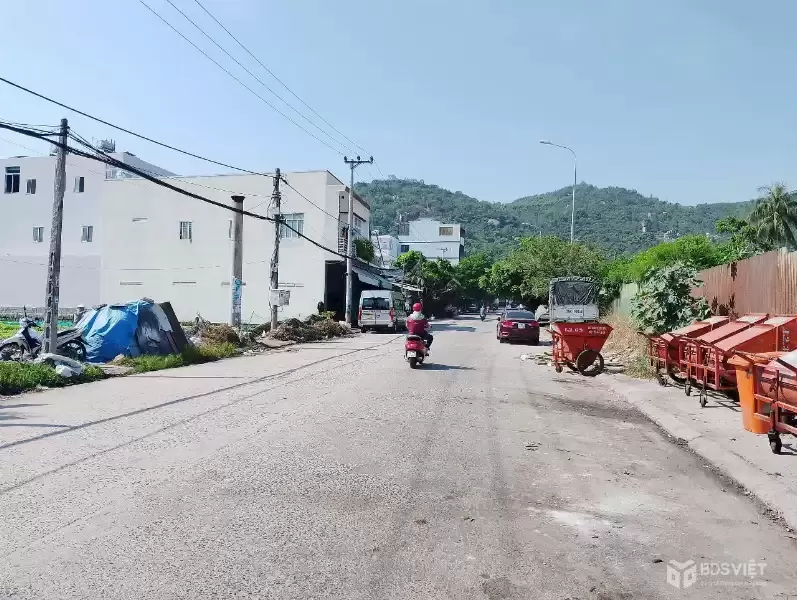 BÁN ĐẤT TẶNG NHÀ CẤP 4 – TRUNG TÂM BẮC NHA TRANG – GIÁ TỐT!