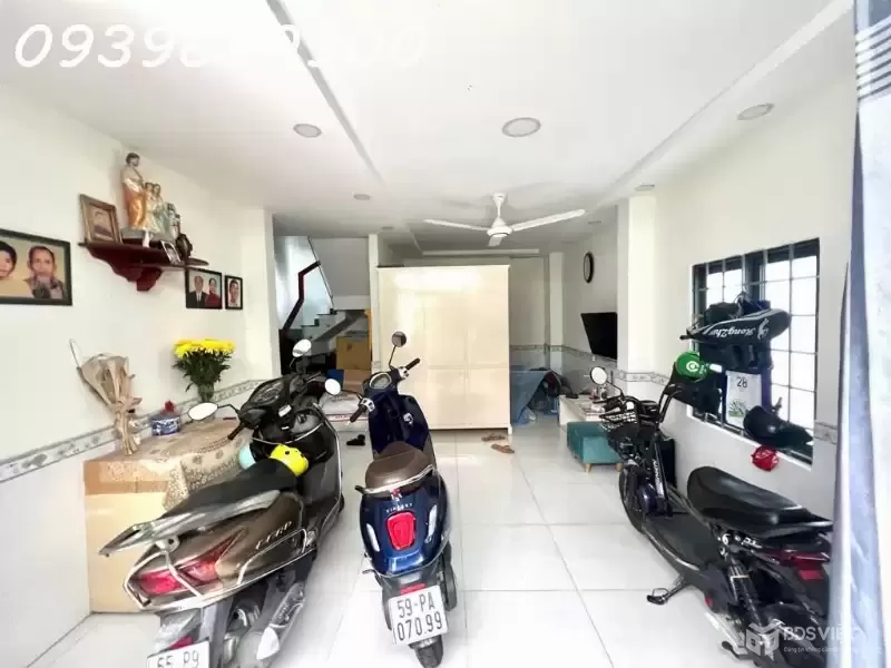 3 mặt hẻm ko LG, QH dân cư hiện hữu. 100m ra MT Hoàng Văn Thụ