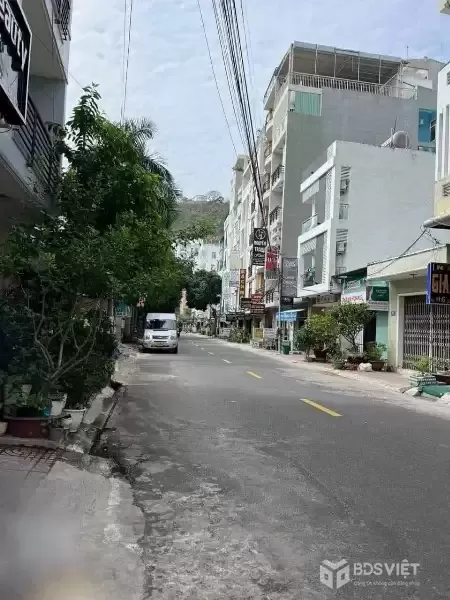 CẦN BÁN KHÁCH SẠN 1 TRỆT 6 LẦU - MẶT TIỀN PHAN HUY CHÚ, PHƯỜNG 2, TP. VŨNG TÀU