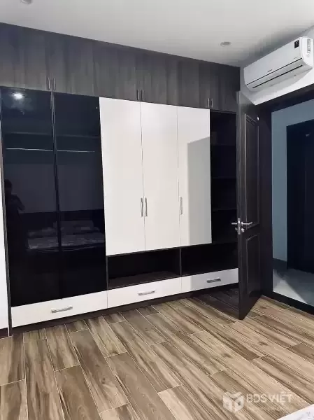XUÂN LA TÂY HỒ - CĂN HỘ 3 NGỦ 3 WC 2 BAN CÔNG 132m GIÁ 9 TỶ HƠN