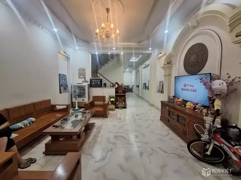 NHÀ MẶT TIỀN 3 TẦNG - KIẾN TRÚC TÂN CỔ ĐIỂN - 100M2 - GIÁ 9 TỎI.