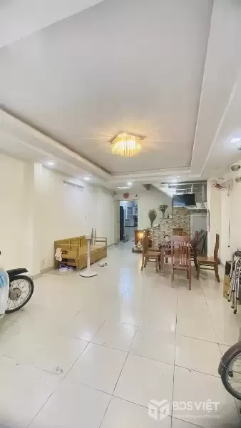 Bán nhà mặt tiền Dương Bá Trạc, Quận 8 – vị trí kinh doanh đắc địa – giá chỉ 7.2 tỷ