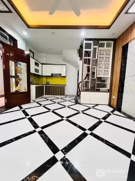 LẠC LONG QUÂN TÂY HỒ NHÀ ĐẸP  30M 5 TẦNG 3 NGỦ GIÁ 7 TỶ 600