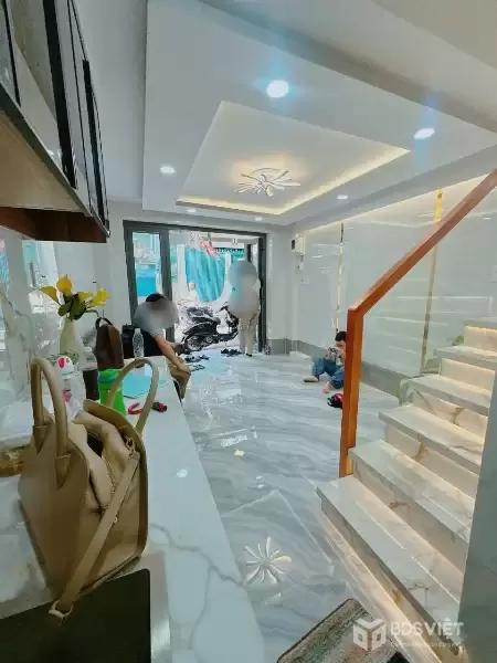 Nhanh mới kịp! Chỉ 3.6 tỉ sở hữu nhà mặt tiền Trần Văn Đang P.11 Q.3 3.3x5 T2L