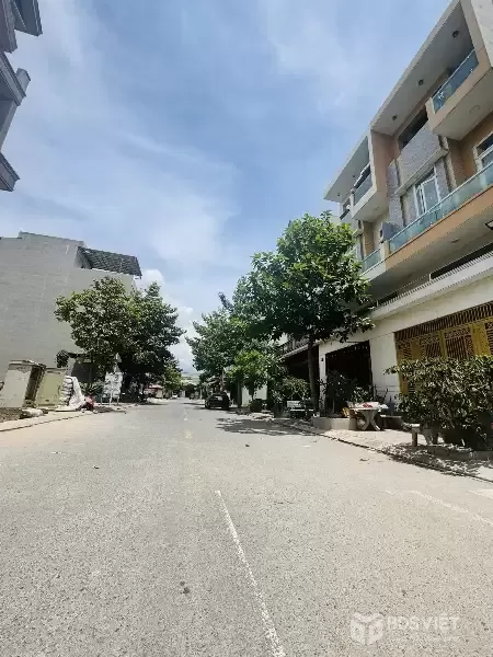 Bán biệt thự liền kề 4 tầng, 64m2, 4PN, Bình Thắng, Dĩ An, Bình Dương. Sổ đỏ, giá 7.2 tỷ.
