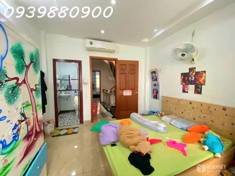 4 tầng - 45m2 - 50m ra Trường Sa - 5,99 Tỷ TL.