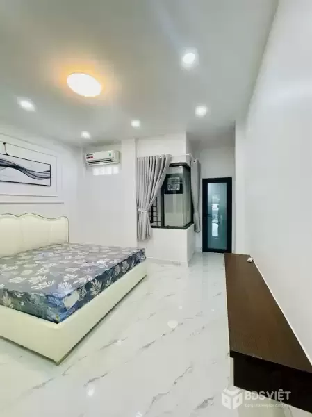 NHÀ ĐẸP GẦN QUẬN 7-5 TẦNG – HẺM XE HƠI – FULL NỘI THẤT CAO CẤP