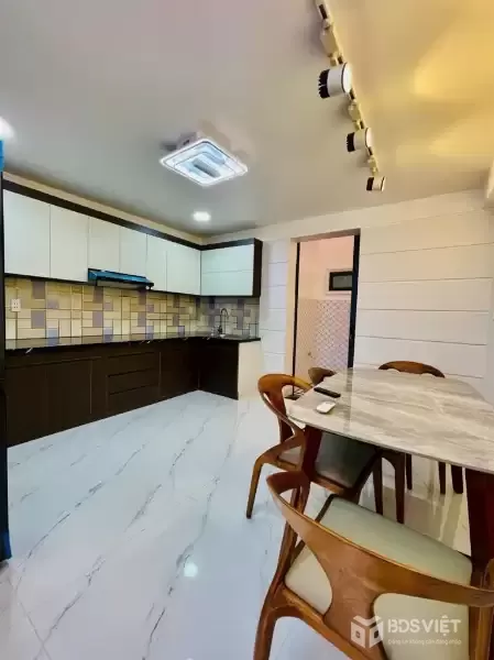 NHÀ ĐẸP GẦN QUẬN 7-5 TẦNG – HẺM XE HƠI – FULL NỘI THẤT CAO CẤP