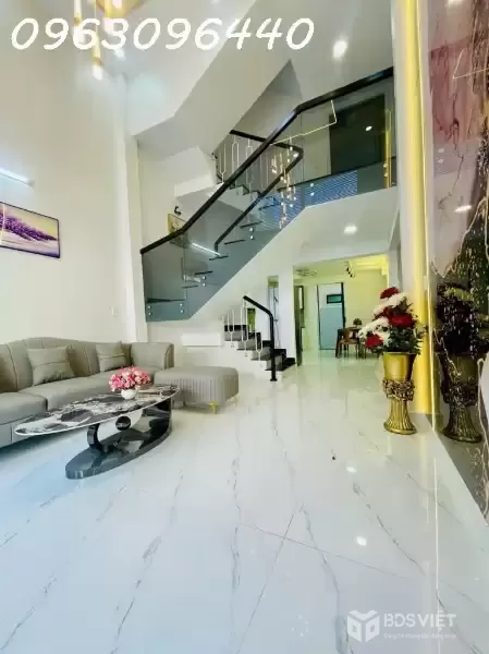 NHÀ ĐẸP HUỲNH THỊ ĐỒNG,5 TẦNG , HẺM XE HƠI ,FULL NỘI THẤT CAO CẤP