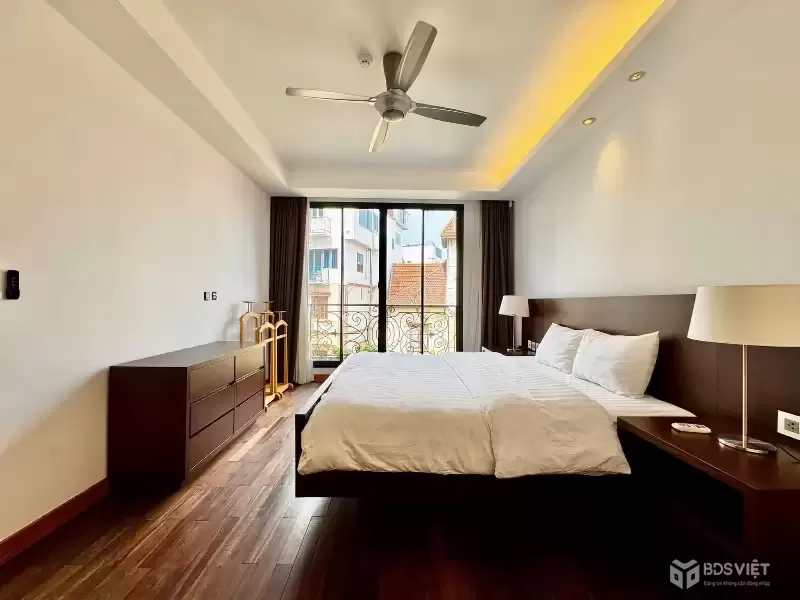 Bán toà nhà 10 tầng, mỗi tầng 1 căn hộ hạng sang, có penhouse - Đẳng cấp sở hữu - Phố Tô Ngọc Vân