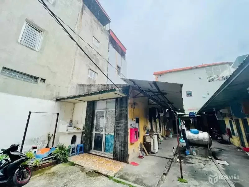 Mặt phố Dịch Vọng, 500m2, hiện trạng cấp 4 - Mặt tiền 8m - Giá chào 200 tỷ