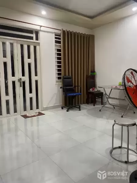 Bán Gấp Nhà Trong Ngõ Đào Tông Nguyên, Nhà Bè: 70m2, 4 Tầng, 4 Phòng Ngủ, Sổ Đỏ Chính Chủ, Giá Hời Chỉ 6.9 Tỷ! Cơ Hội Vàng An Cư Lập Nghiệp Tại Hồ Chí Minh!