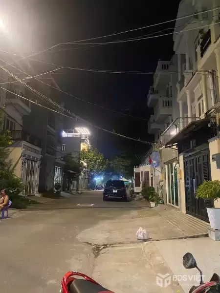 Bán Gấp Nhà Trong Ngõ Đào Tông Nguyên, Nhà Bè: 70m2, 4 Tầng, 4 Phòng Ngủ, Sổ Đỏ Chính Chủ, Giá Hời Chỉ 6.9 Tỷ! Cơ Hội Vàng An Cư Lập Nghiệp Tại Hồ Chí Minh!
