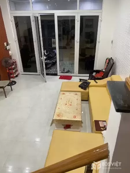 Bán Gấp Nhà Trong Ngõ Đường Dương Cát Lợi, Nhà Bè: 70m2, 4 Tầng, 4PN, Sổ Đỏ, Giá Hời Chỉ 6.9 Tỷ - Cơ Hội Vàng An Cư Tại Hồ Chí Minh!
