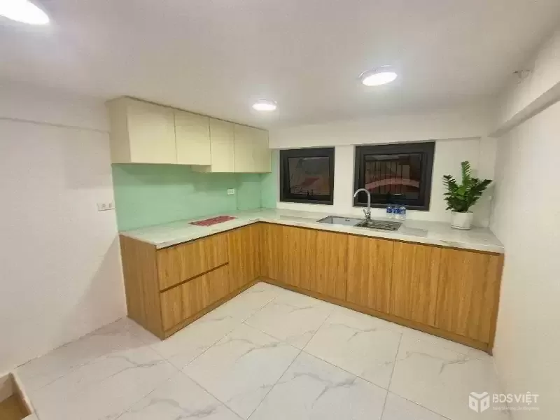ĐỘI CẤN 16M 5 TẦNG 3 NGỦ GIÁ 4 TỶ 600 NGÕ THÔNG,RỘNG,KINH DOANH