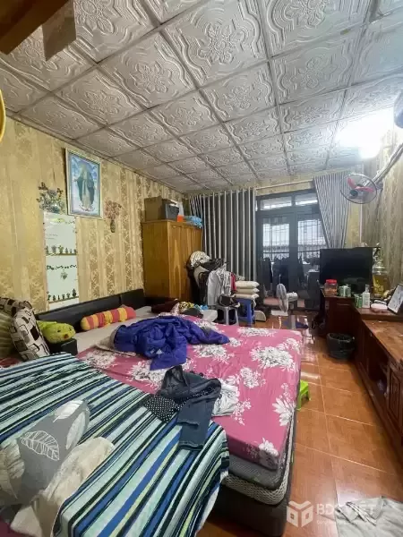 **Tuyệt Phẩm Nhà Trong Ngõ Chuyên Dùng 9, Quận 7: 74m2, 2 Tầng, 3PN, Sổ Đỏ, Giá Chỉ 5.7 Tỷ!**
