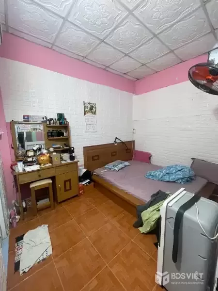 **Tuyệt Phẩm Nhà Trong Ngõ Chuyên Dùng 9, Quận 7: 74m2, 2 Tầng, 3PN, Sổ Đỏ, Giá Chỉ 5.7 Tỷ!**