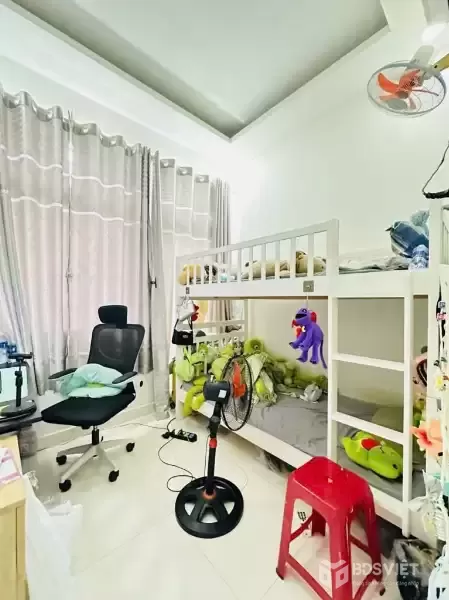 Bán Nhà Hẻm Huỳnh Tấn Phát, Nhà Bè: 48m2, 3 Tầng, 3PN, Giá Chỉ 3.6 Tỷ, Sổ Đỏ