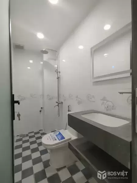 BÁN NHÀ HẺM XE HƠI ÂU DƯƠNG LÂN - NHÀ MỚI ĐẸP, VÀO Ở NGAY!