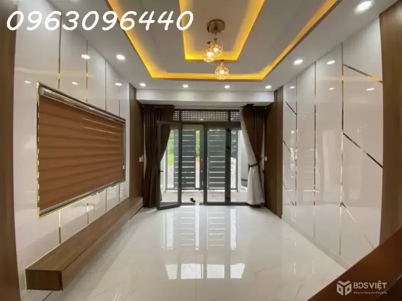 Bán nhà 4 tầng hẻm Dương Cát Lợi, 56m2, sổ hồng riêng, cách quận 7 chỉ 1km