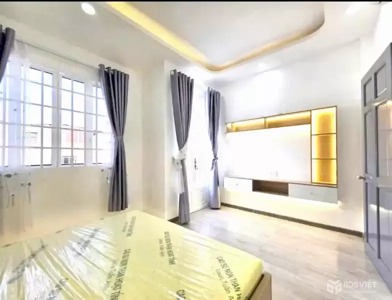 Bán Gấp Nhà Hẻm Nguyễn Văn Quỳ, Quận 7 - 4 Tầng, 4PN, Giá Chỉ 4.9 Tỷ, Sổ Đỏ