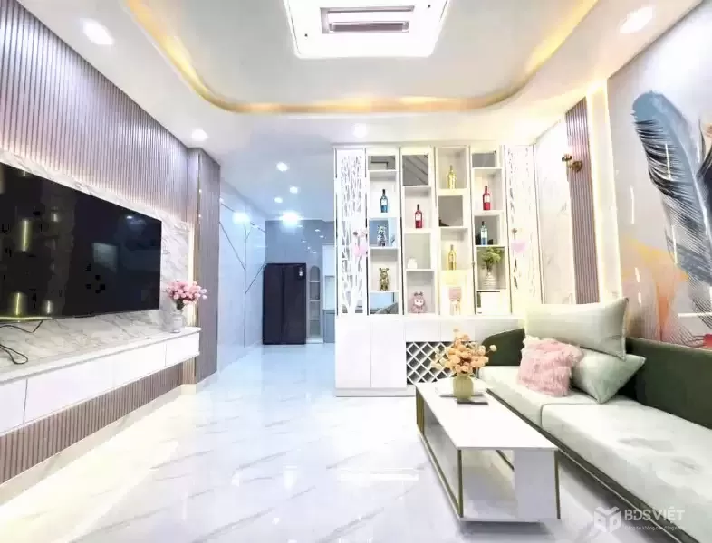 Bán Gấp Nhà Hẻm Nguyễn Văn Quỳ, Quận 7 - 4 Tầng, 4PN, Giá Chỉ 4.9 Tỷ, Sổ Đỏ