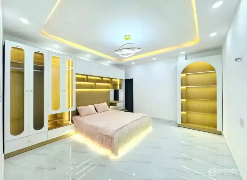 Bán Gấp Nhà Hẻm Nguyễn Văn Quỳ, Quận 7 - 4 Tầng, 4PN, Giá Chỉ 4.9 Tỷ, Sổ Đỏ