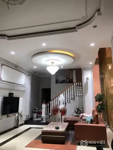 Bán nhà đẹp 4 tầng mặt tiền Lê Hồng Phong, Phước Long, Nha Trang giá chỉ 9,1 tỉ