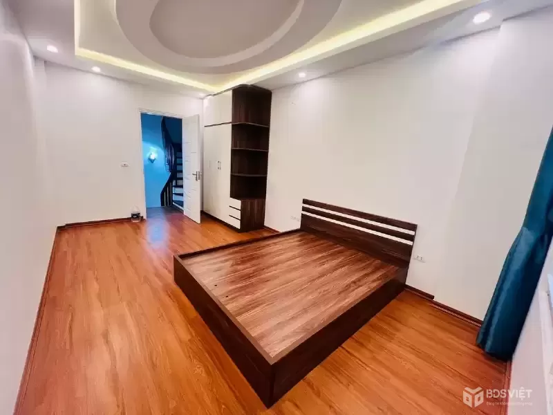 Ô tô đỗ cửa Hồ tùng Mậu Cầu Giấy S64m giá10 tỷ