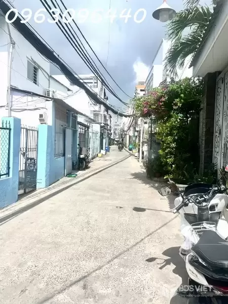 Bán Gấp Nhà Hẻm Võ Thị Nhờ, Q7: 76m2, 3 Tầng, 5PN, Giá Chỉ 6.8 Tỷ